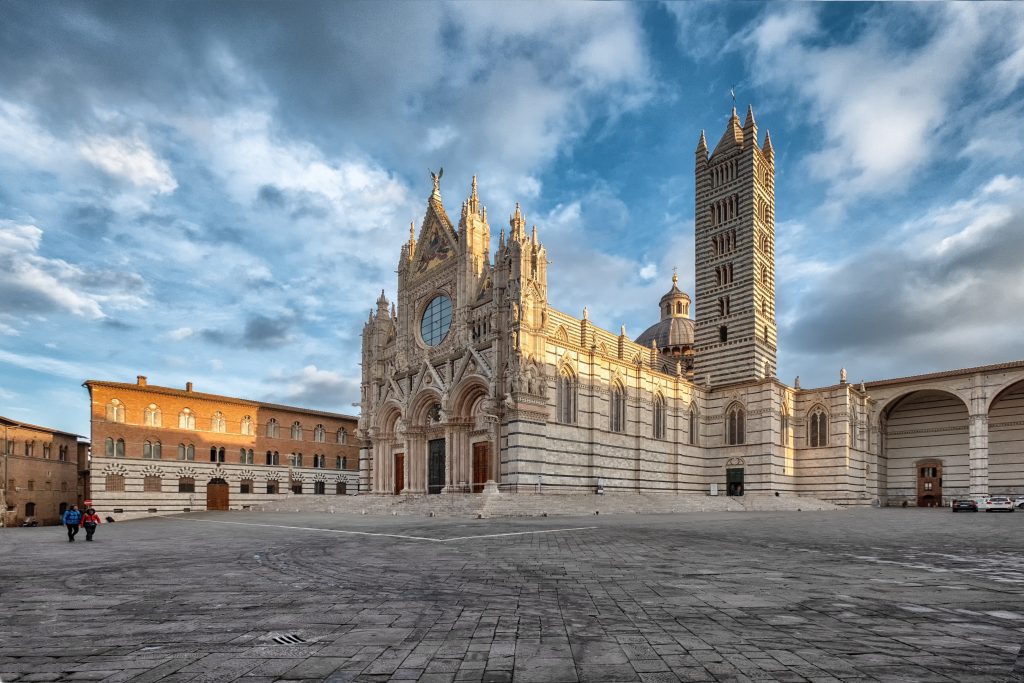 <a href="/luoghi-canti/duomo-di-siena">Duomo di Siena</a>